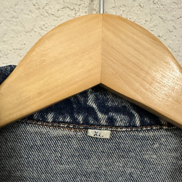 Vintage 80s THUMBS UP T.M. Distressed Trucker Jean Jacket in Blue - Picture 9 of 11